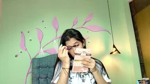 C O N N I E online show from March 2025 12:12:01 PM