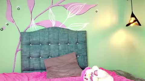 C O N N I E online show from March 2025 03:15:02 PM