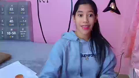 C O N N I E online show from September 2025 12:49:02 PM