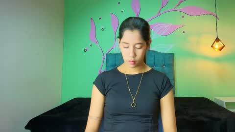 C O N N I E online show from November 2025 02:39:01 PM