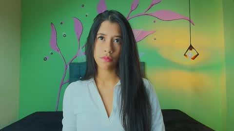 C O N N I E online show from December 2025 07:23:02 PM