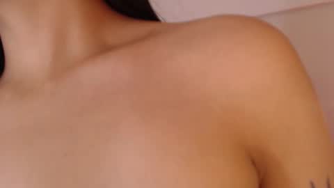 Snapshot of connie_haze chatting on December 2024 10:32:01 PM Connie online show from December 2024 10:32:01 PM