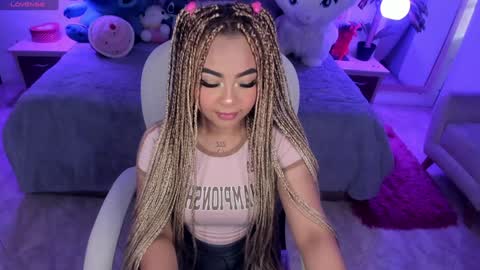 Snapshot of conny_curly chatting on December 2024 12:16:02 PM Conny online show from December 2024 12:16:02 PM