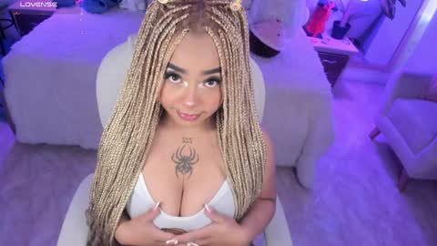 Snapshot of conny_curly chatting on January 2025 01:32:01 PM Conny online show from January 2025 01:32:01 PM