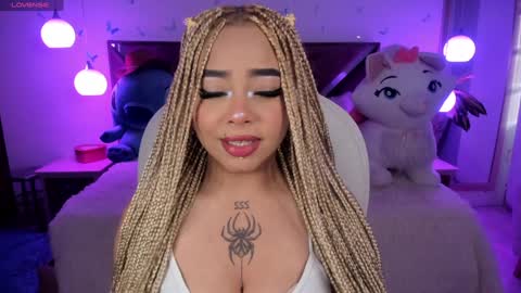 Snapshot of conny_curly chatting on January 2025 01:25:02 PM Conny online show from January 2025 01:25:02 PM