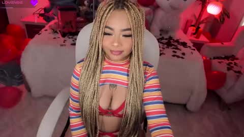 Snapshot of conny_curly chatting on February 2025 04:31:01 PM Conny online show from February 2025 04:31:01 PM