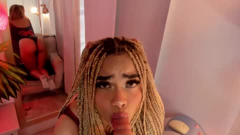Snapshot of conny_curly chatting on February 2025 05:07:01 PM Conny online show from February 2025 05:07:01 PM