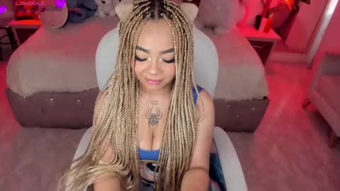 Snapshot of conny_curly chatting on March 2025 01:40:01 PM Conny online show from March 2025 01:40:01 PM