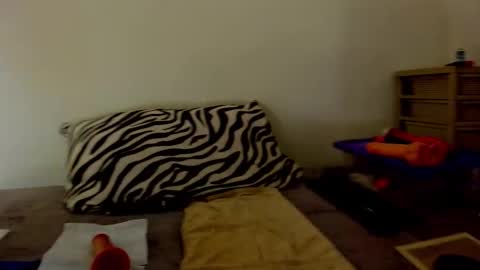 Snapshot of connyhot69 chatting on November 2025 10:04:02 AM CONNY online show from November 2025 10:04:02 AM