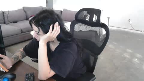 controllercutie online show from January 2026 01:37:02 PM