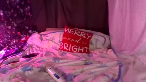 Snapshot of cookiebrookie6998 chatting on December 2024 10:34:01 AM MommyB69 online show from December 2024 10:34:01 AM