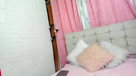 Snapshot of cooperalejandra chatting on January 2025 12:41:01 PM Alejandra Cooper online show from January 2025 12:41:01 PM