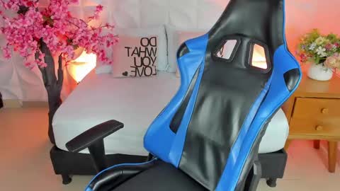  CORA  online show from February 2025 01:00:02 PM