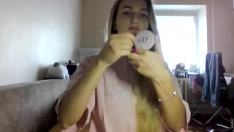 cora_fora online show from September 2025 11:23:02 AM