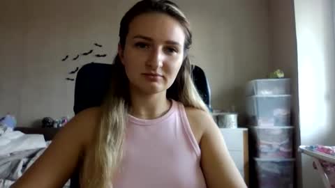 cora_fora online show from October 2025 09:28:02 AM