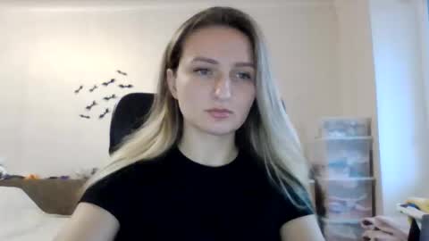 cora_fora online show from November 2025 12:16:02 PM