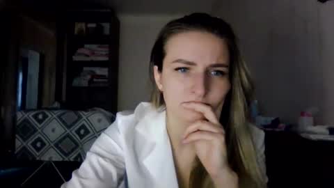 cora_fora online show from January 2026 10:19:01 AM