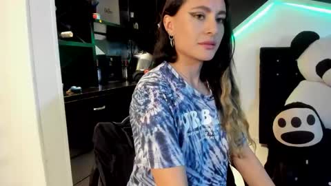 Coral  online show from February 2025 06:42:01 PM