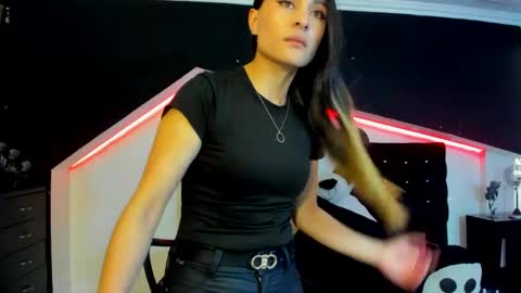 Coral  online show from March 2025 01:03:01 PM