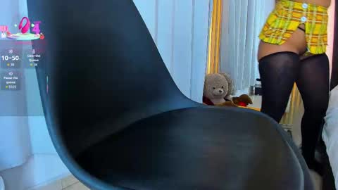 Coraline connected from 10 pm to 6 am Colombia time online show from October 2025 02:31:01 AM