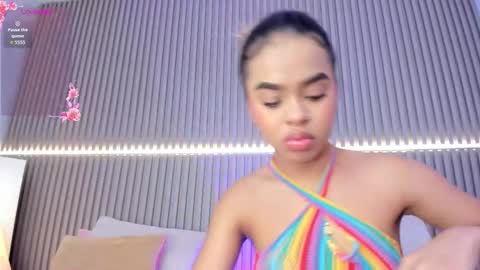 coralineross_ online show from October 2025 10:57:02 AM