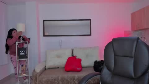 Corina White online show from September 2025 11:04:02 AM