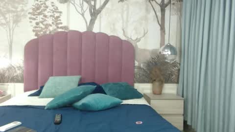 corineray online show from September 2025 03:13:01 PM