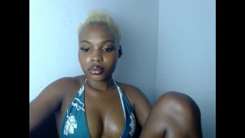 Snapshot of cornxcunt chatting on November 2025 03:52:02 AM cornxcunt online show from November 2025 03:52:02 AM