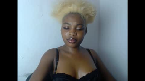 Snapshot of cornxcunt chatting on November 2025 04:09:02 PM cornxcunt online show from November 2025 04:09:02 PM