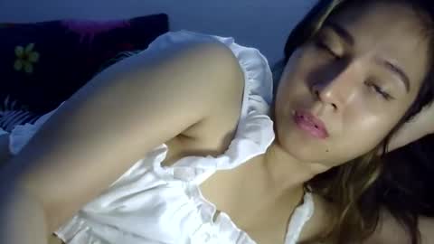 Liz Gwyneth Charlota online show from February 2025 02:00:01 PM