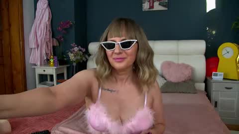 cougarmilf_ online show from February 2026 03:11:02 PM