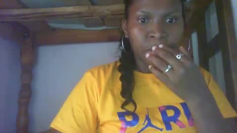 couleur_vanille online show from February 2025 11:05:02 AM