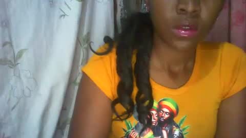 couleur_vanille online show from October 2025 02:07:01 AM