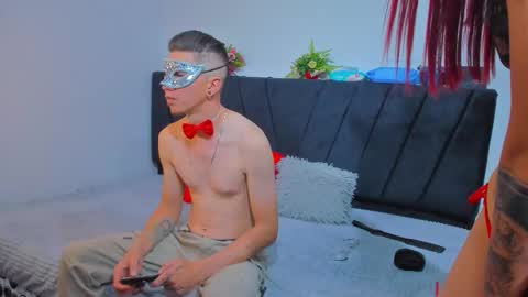 couple_2533 online show from October 2025 09:54:02 AM