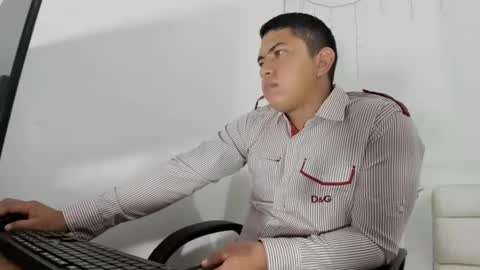 Snapshot of couple_fantasy30 chatting on January 2025 10:09:01 PM Nikol y  tomy online show from January 2025 10:09:01 PM