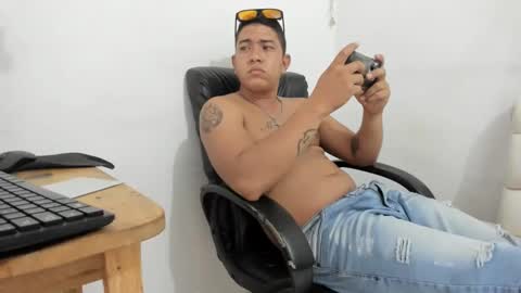 Snapshot of couple_fantasy30 chatting on January 2025 10:51:01 PM Nikol y  tomy online show from January 2025 10:51:01 PM