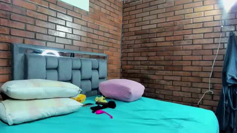 Snapshot of couple_gold69 chatting on September 2025 09:23:02 AM Andrea and Scott online show from September 2025 09:23:02 AM