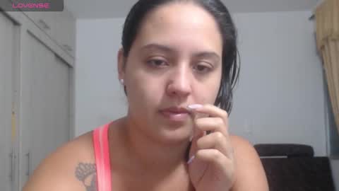  ALEJANDRO Y EMILY  online show from November 2025 12:14:02 AM