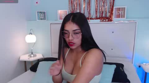 lola y juan online show from February 2025 03:45:02 AM