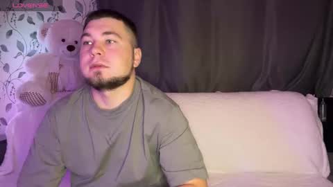 Emily  Ryan online show from October 2025 08:42:01 PM