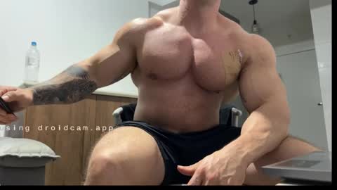 Snapshot of couplemuscle40 chatting on October 2025 12:30:02 AM couplemuscle40 online show from October 2025 12:30:02 AM