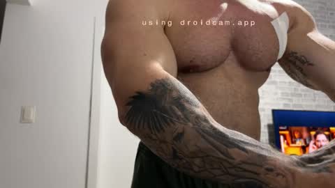 Snapshot of couplemuscle40 chatting on November 2025 09:59:01 PM couplemuscle40 online show from November 2025 09:59:01 PM
