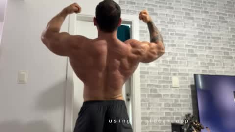Snapshot of couplemuscle40 chatting on December 2025 05:32:01 PM couplemuscle40 online show from December 2025 05:32:01 PM