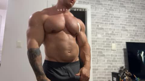Snapshot of couplemuscle40 chatting on December 2025 11:53:01 PM couplemuscle40 online show from December 2025 11:53:01 PM