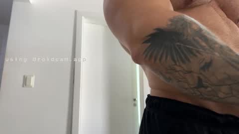 Snapshot of couplemuscle40 chatting on December 2025 12:55:02 PM couplemuscle40 online show from December 2025 12:55:02 PM