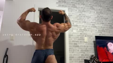 Snapshot of couplemuscle40 chatting on January 2026 12:49:02 AM couplemuscle40 online show from January 2026 12:49:02 AM