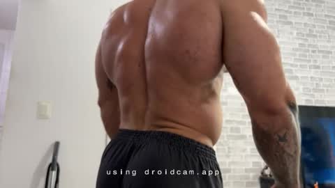 Snapshot of couplemuscle40 chatting on February 2026 02:46:02 PM couplemuscle40 online show from February 2026 02:46:02 PM