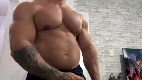 Snapshot of couplemuscle40 chatting on April 2026 02:12:01 PM couplemuscle40 online show from April 2026 02:12:01 PM