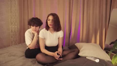 Hey hey We are Bonnie and Jessica online show from October 2025 08:00:01 AM