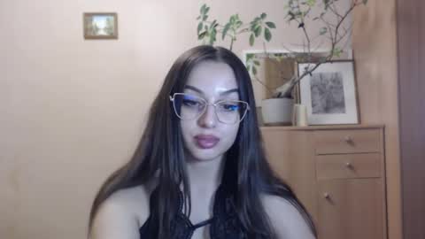 Snapshot of courtney_lux chatting on February 2025 06:01:01 PM Courtney online show from February 2025 06:01:01 PM